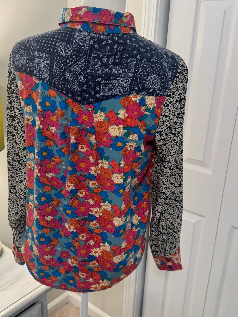Natural Life Patchwork Floral Button Down Shirt Size Small - Picture 4 of 12